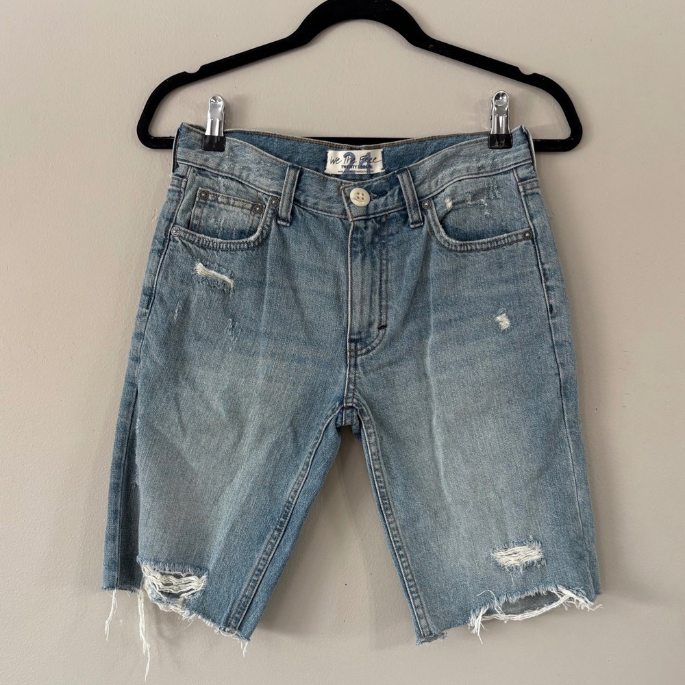 We The Free Free People Distressed Denim Shorts Light Wash Blue Size 24 Bermuda‎